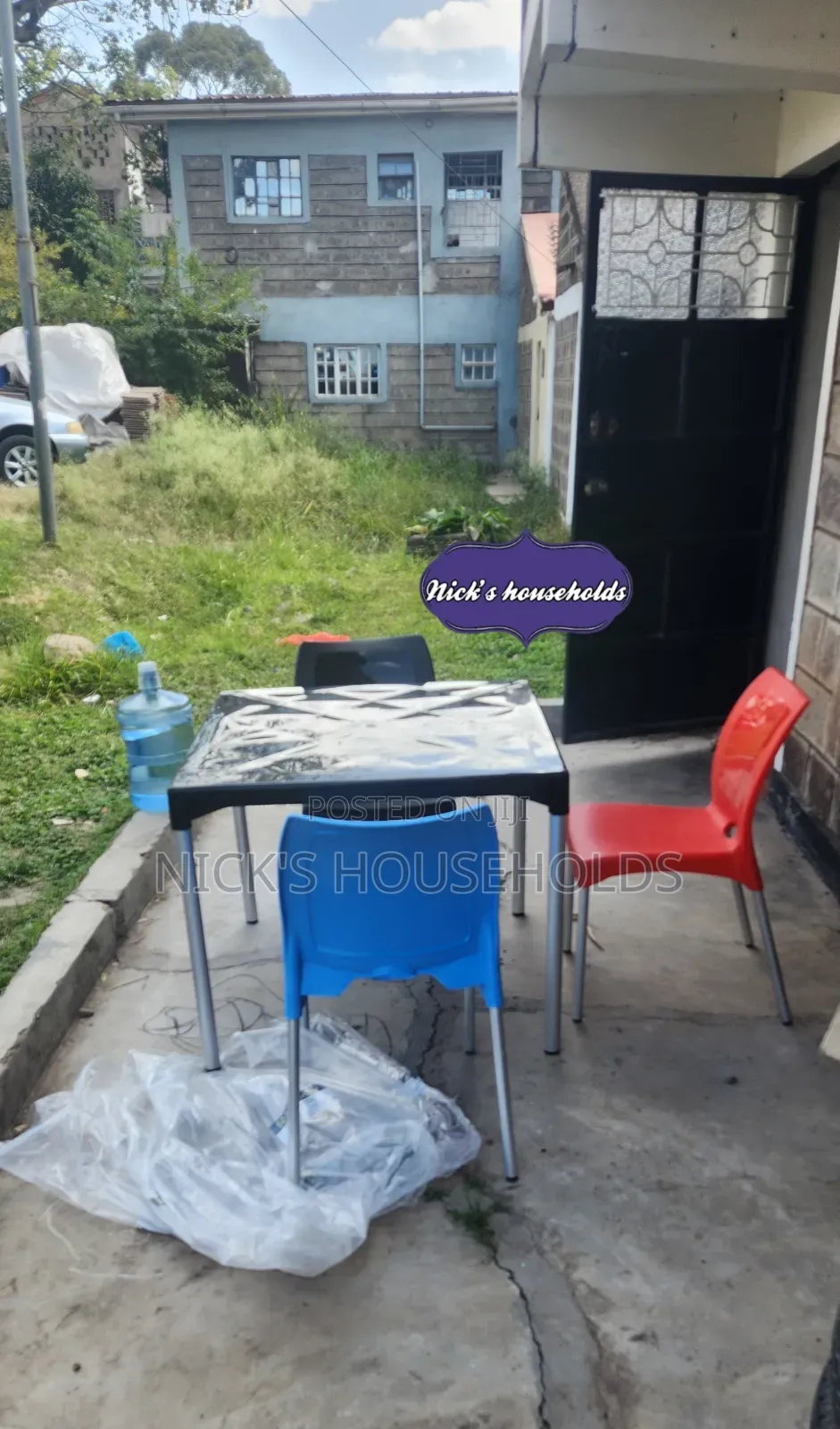 Armless Plastic Chairs With Metal Legs With a Plastic Table