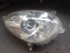 Passo 2012 Headlight With Focus