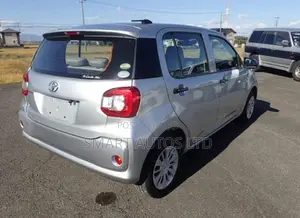 Toyota Passo 2018 Silver