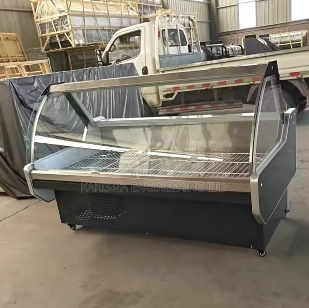 Curved Glass Meat Display - main view