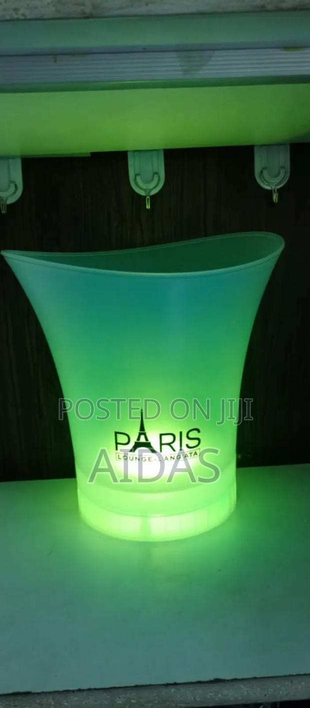 4.5l Led Glowing Ice Bucket - Color Changing RGB Wine Beer Chiller - main view