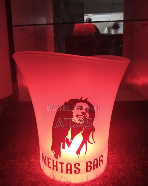 4.5l Led Glowing Ice Bucket - Color Changing RGB Wine Beer Chiller - thumbnail 5