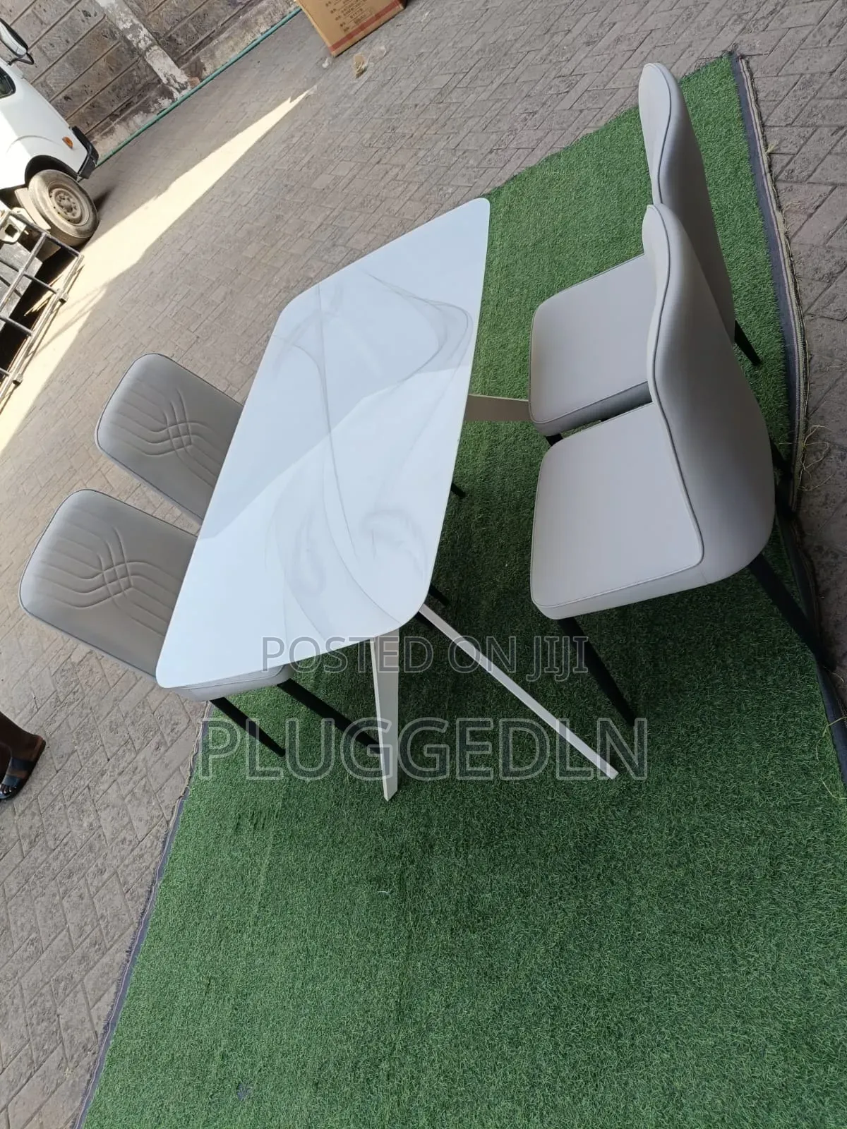 Chic White Table Set