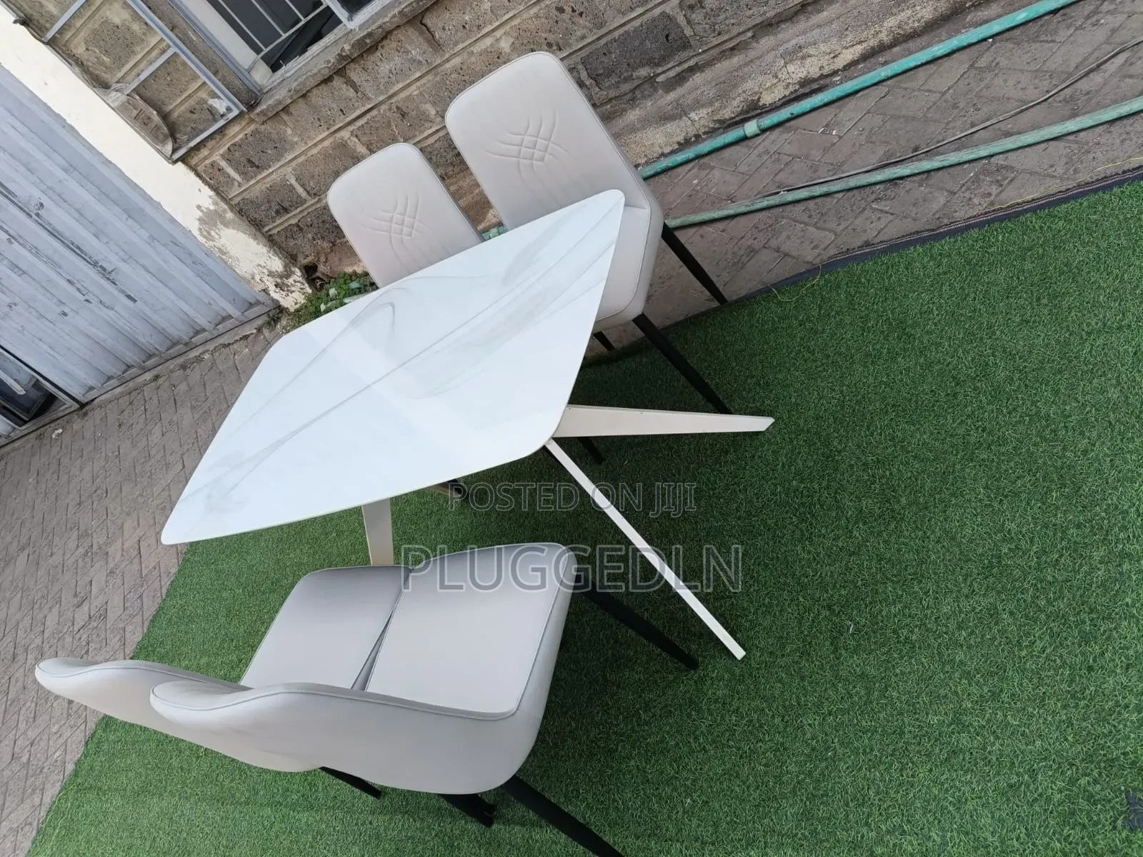 Chic White Table Set