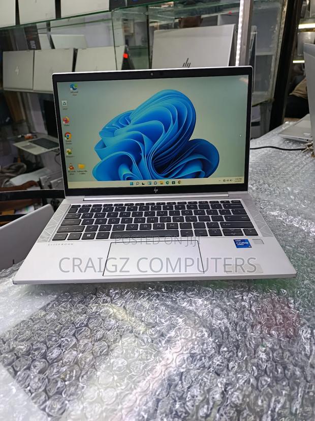 Laptop HP EliteBook 830 G8 16GB Intel Core i7 SSD 512GB