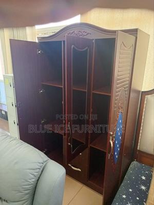 Modern 3door Wardrobe With Mirror - main view