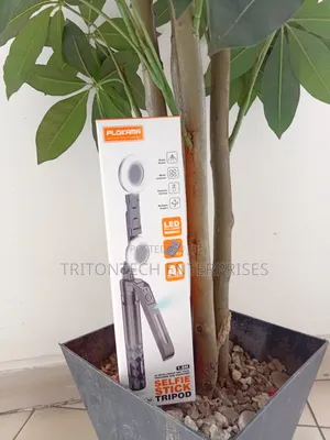 Plokama Ai Selfie Stick/Tripod Stand