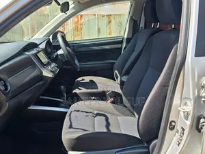 Toyota Corolla Fielder 2018 Silver