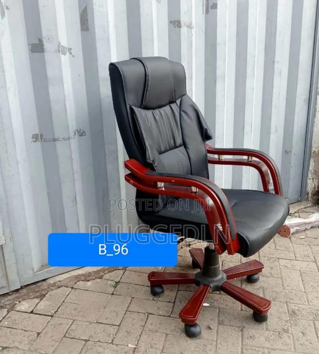 Executive High-Back Office Chairs With Wooden Arms. ^