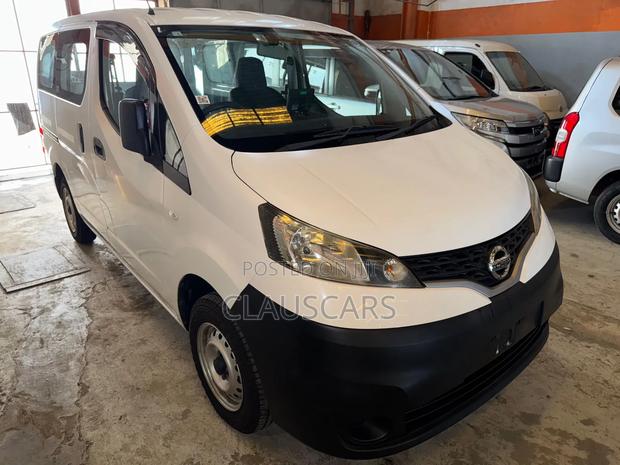 Nissan NV200 2018 White - thumbnail 2