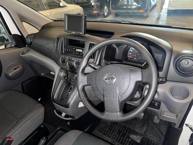 Nissan NV200 2018 White - thumbnail 4