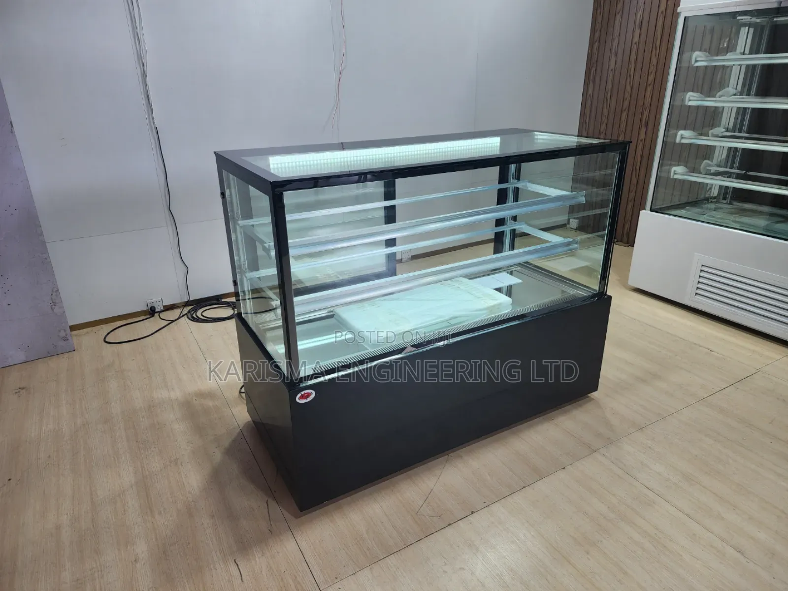 Commercial Cake Display