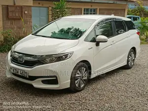 Honda Fit Shuttle 1.5 Hybrid 2WD 2018 White