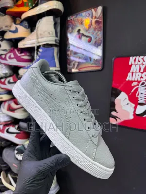 Grey Puma Suede Classic
Sizes: _40 41 42 43 44 45_