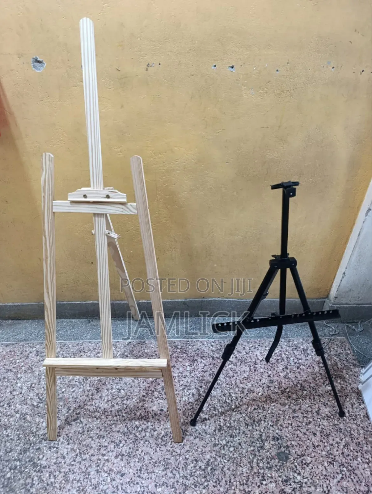 White Boards With Stands – Kb