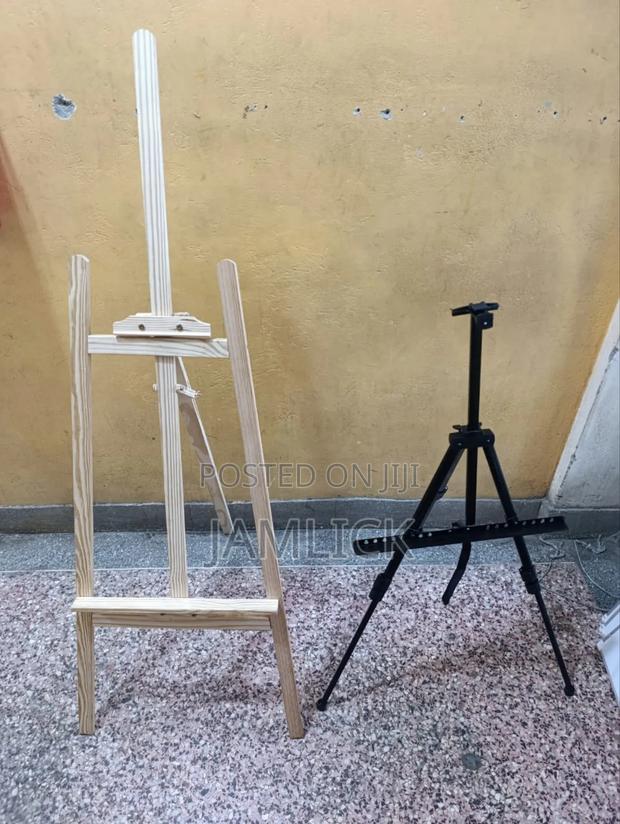 White Boards With Stands – Kb - main view