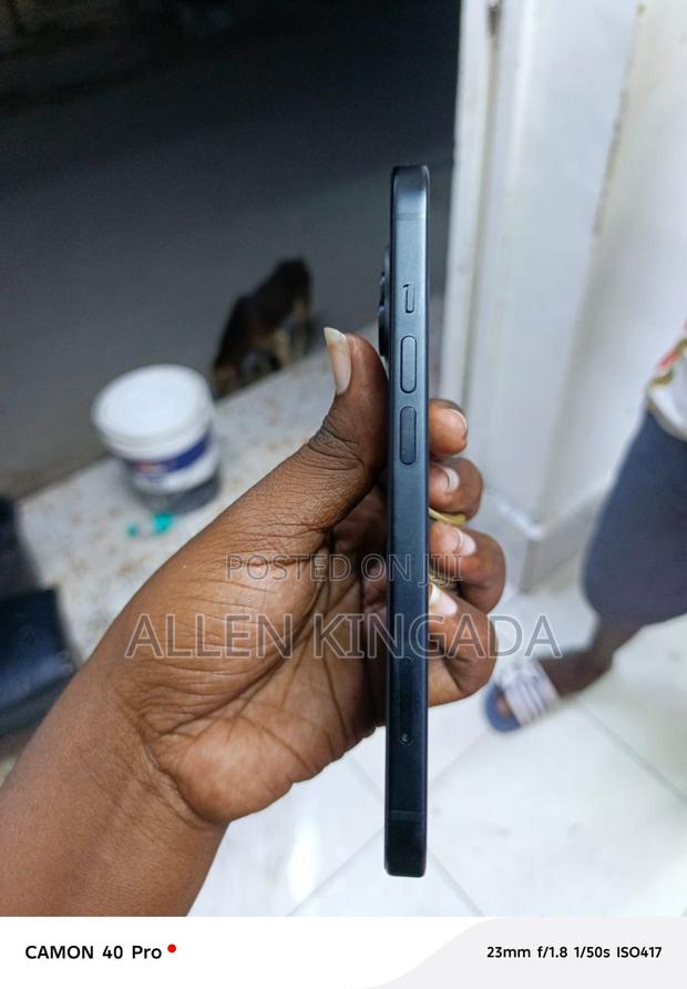 Apple iPhone 15 256 GB Black - main view