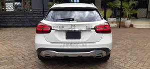 Mercedes-Benz GLA-Class 2017 White