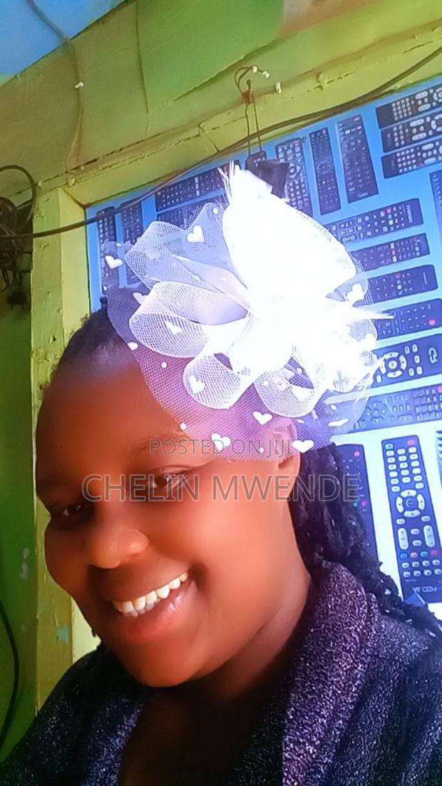 Fascinators - thumbnail 2