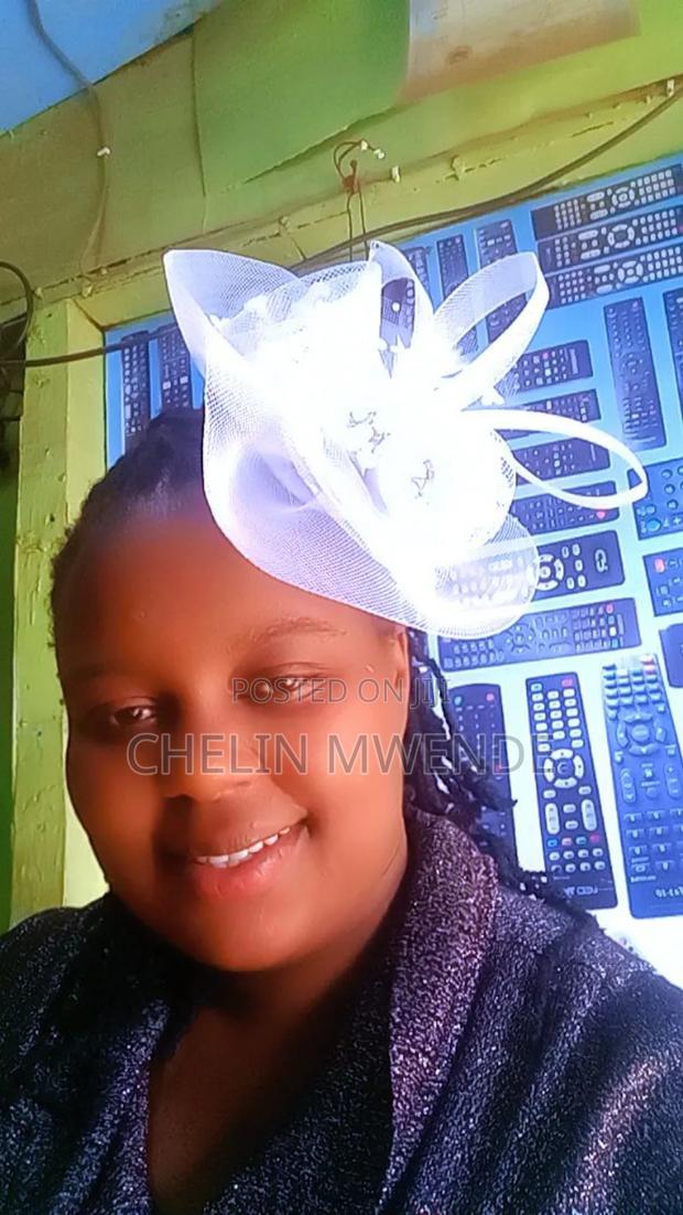 Fascinators - thumbnail 3