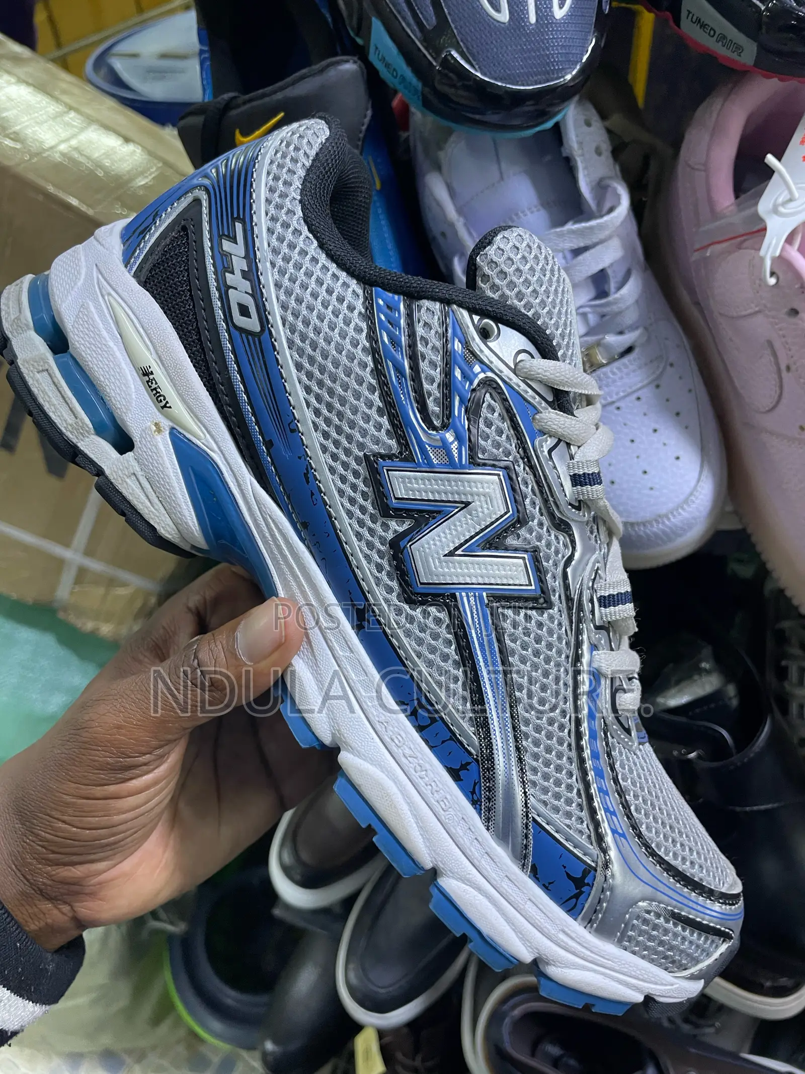 New Balance 740