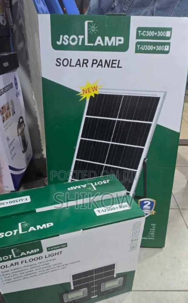 300+300 Watts Solar Street Security Light - main view