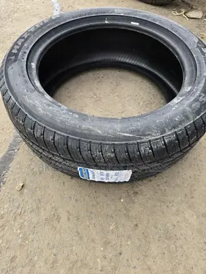 235 /50 R18 Maxtrek Tyres (Highway)
