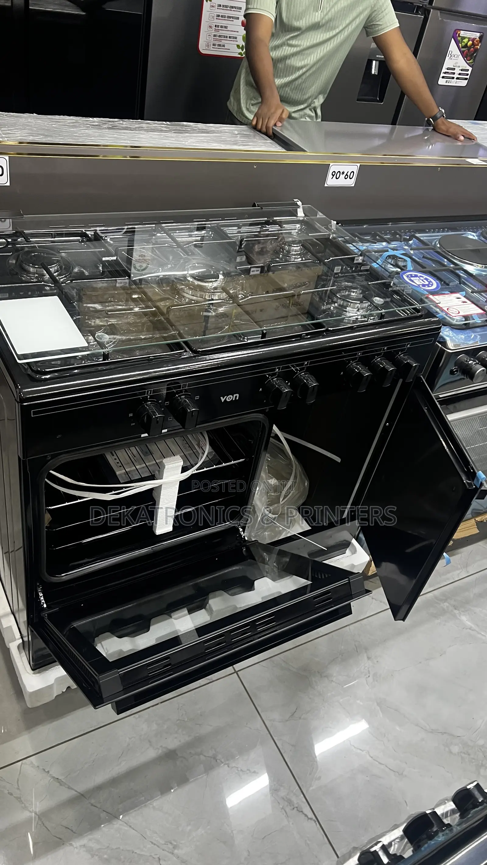Von 90x60 Cooker, 5 Gas Burners (1 Wok), Electric Oven, Gloss Black