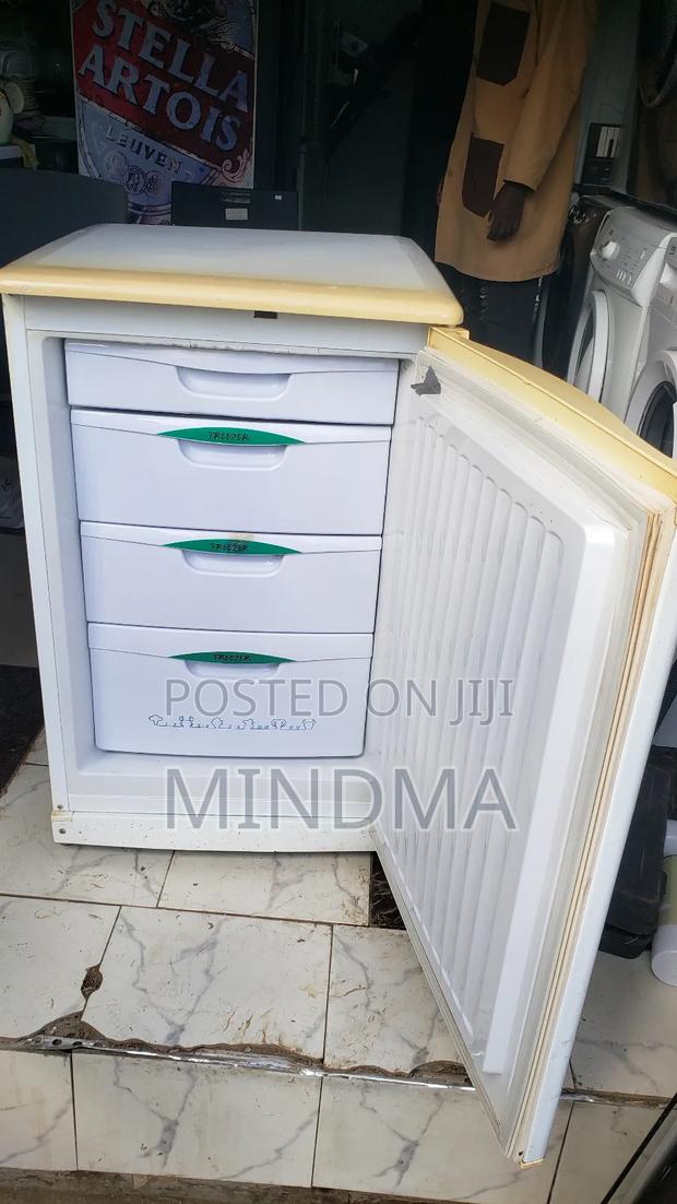 Small Upright Freezer - thumbnail 3