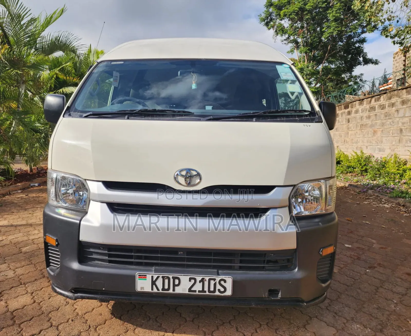 Toyota HiAce 2023 White
