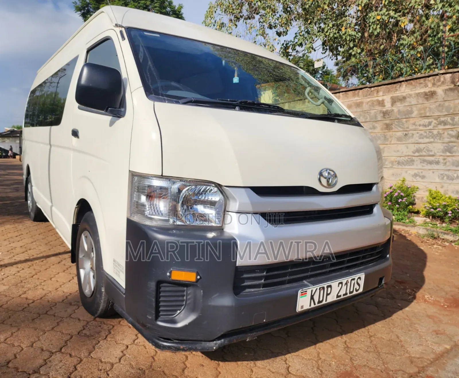 Toyota HiAce 2023 White