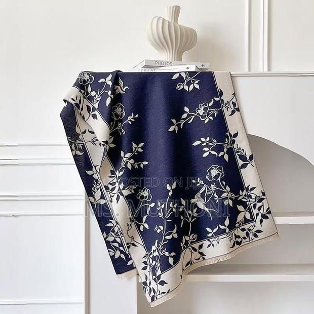 Beautiful Prints Ladies Cashmere Shawl/ Scarf - thumbnail 4