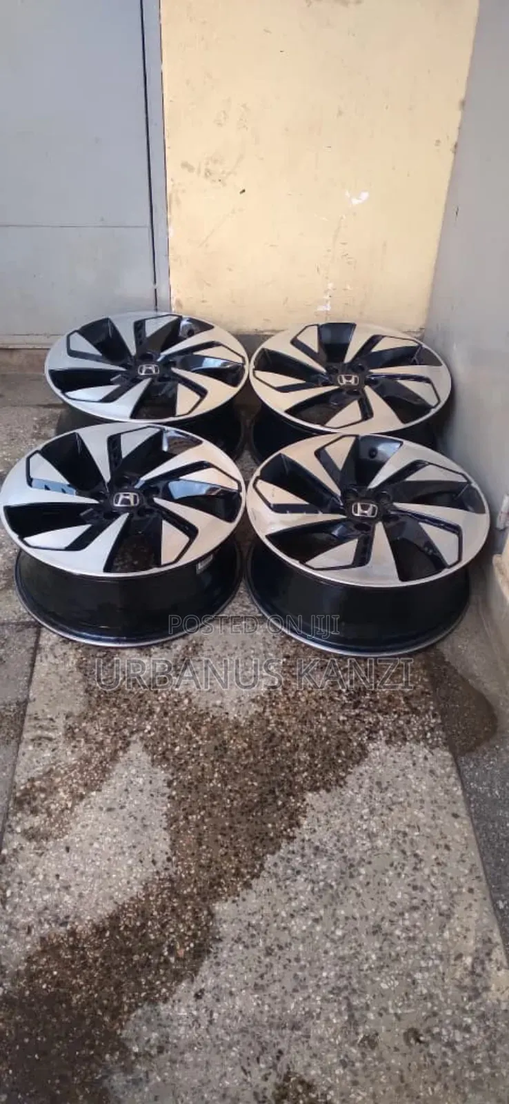 Honda Vezzel Size 18 Rims