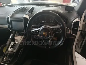 Porsche Cayenne 2018 White