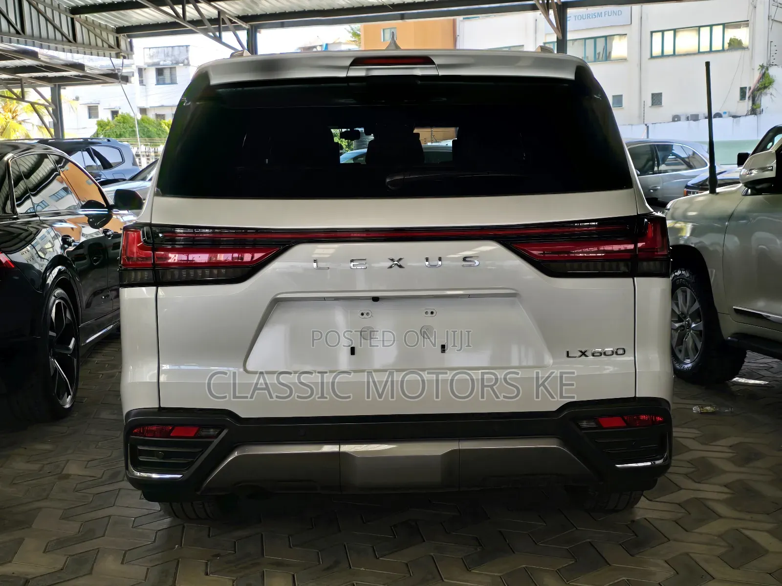 Lexus LX LX 600 2023 White