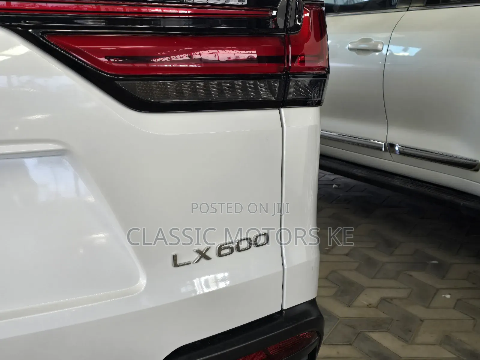 Lexus LX LX 600 2023 White