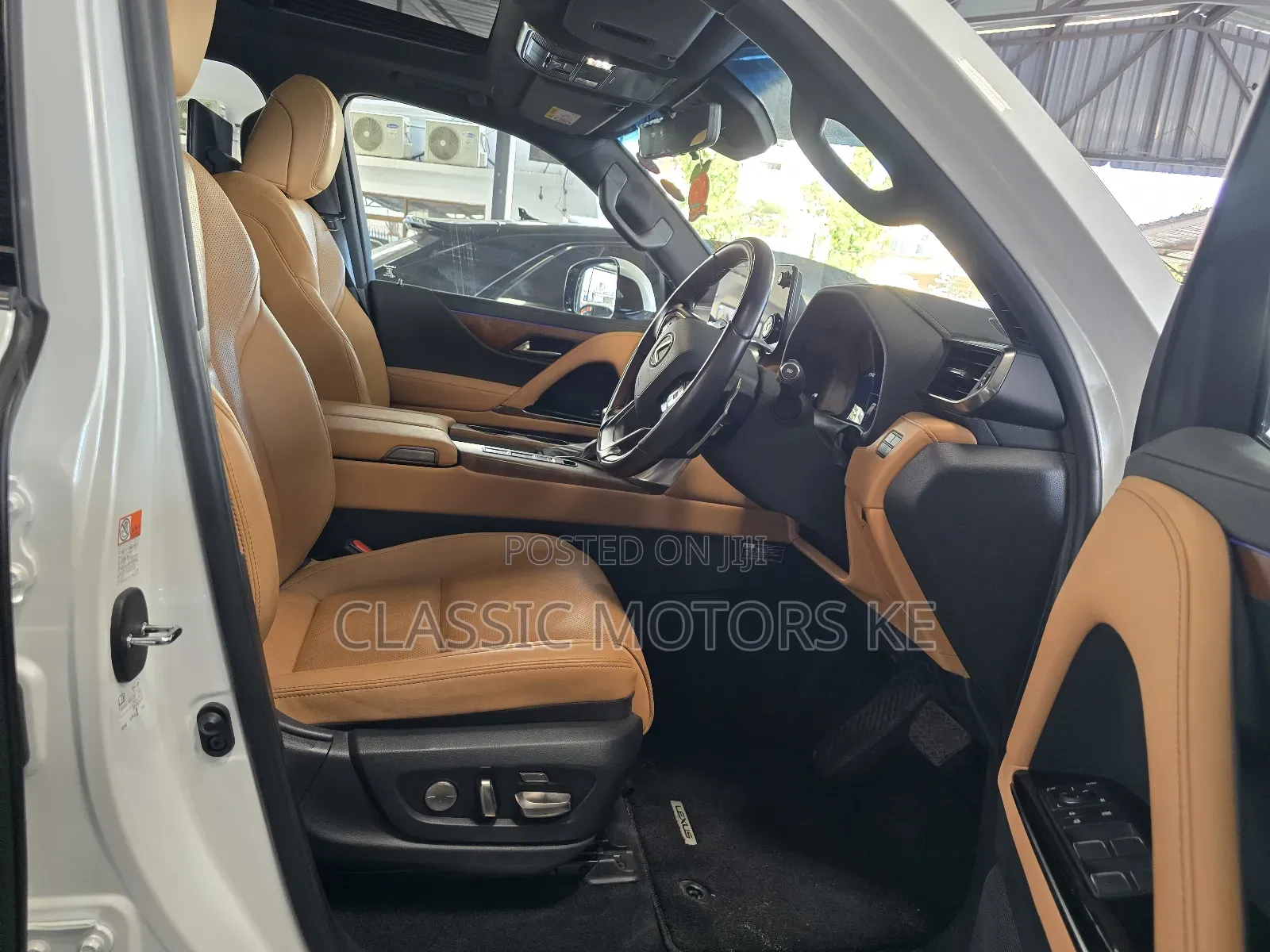 Lexus LX LX 600 2023 White