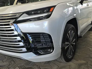 Lexus LX LX 600 2023 White
