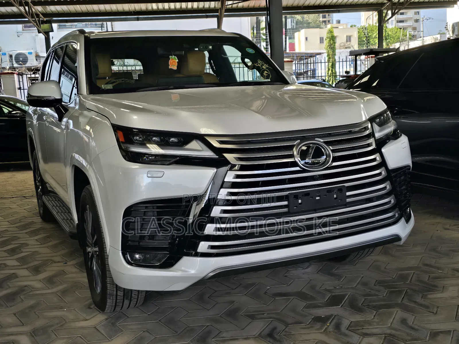 Lexus LX LX 600 2023 White