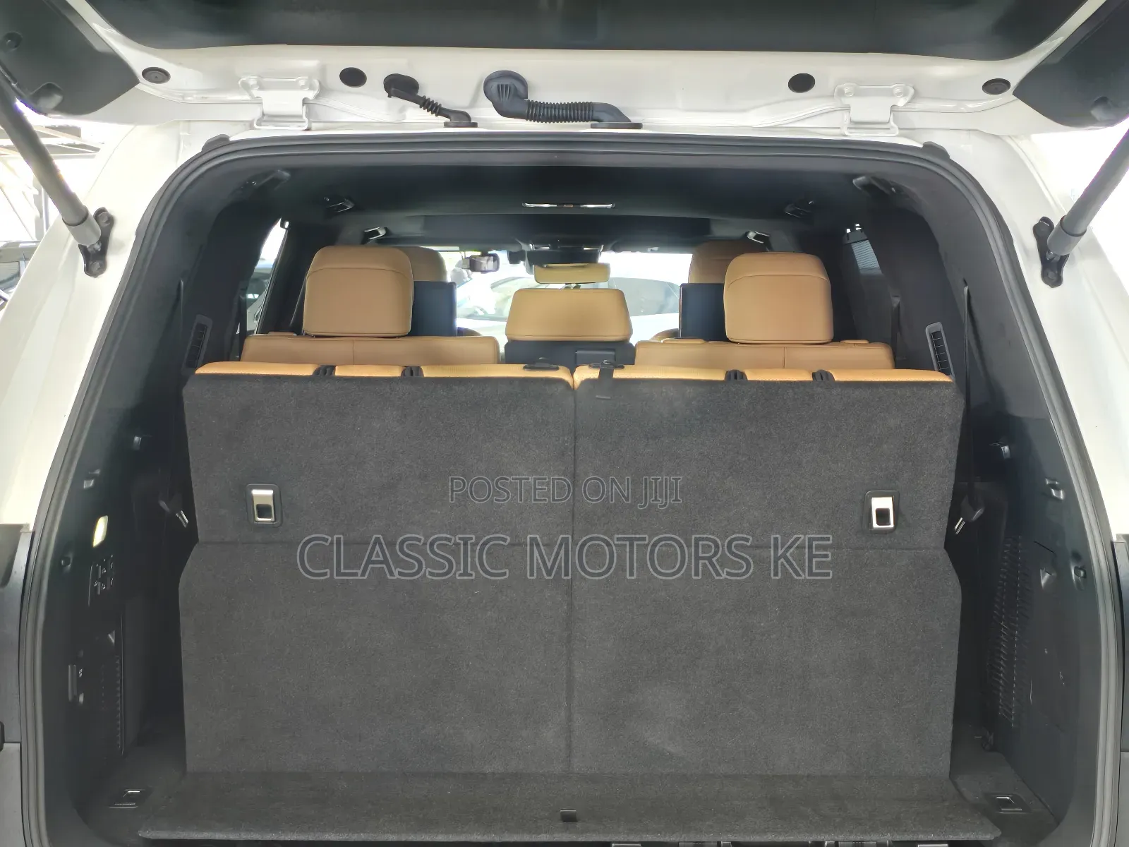 Lexus LX LX 600 2023 White