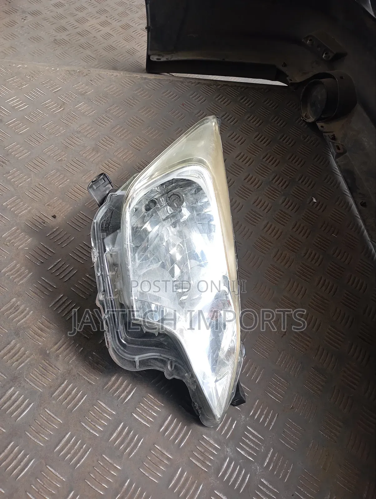 Ractis 2013 Headlight