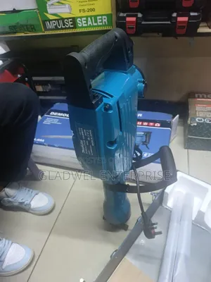 Makita Heavy Duty Demolition Hammer