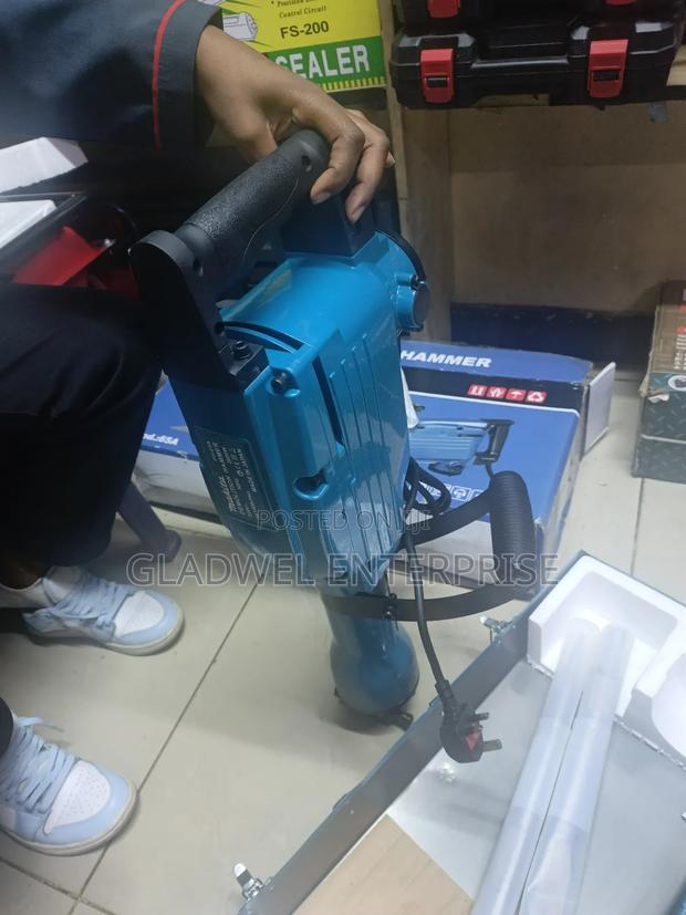 High Quality Heavy Duty Makita Demolition Hammer - thumbnail 3