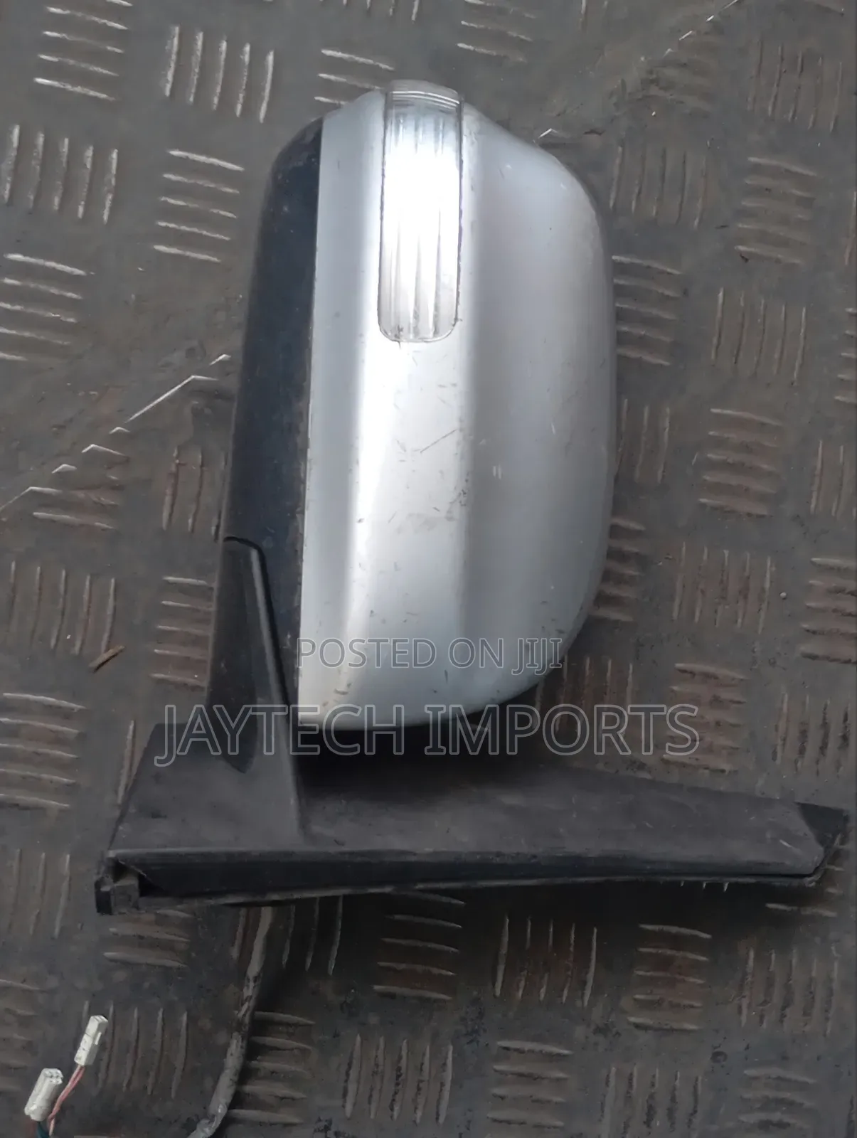 Ractis 2008 Sidemirror