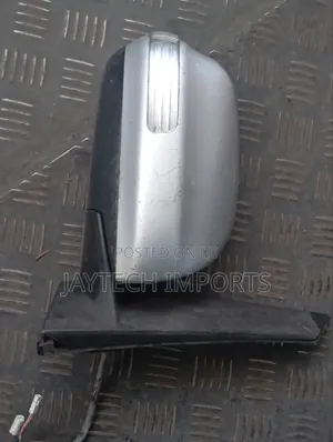 Ractis 2008 Sidemirror