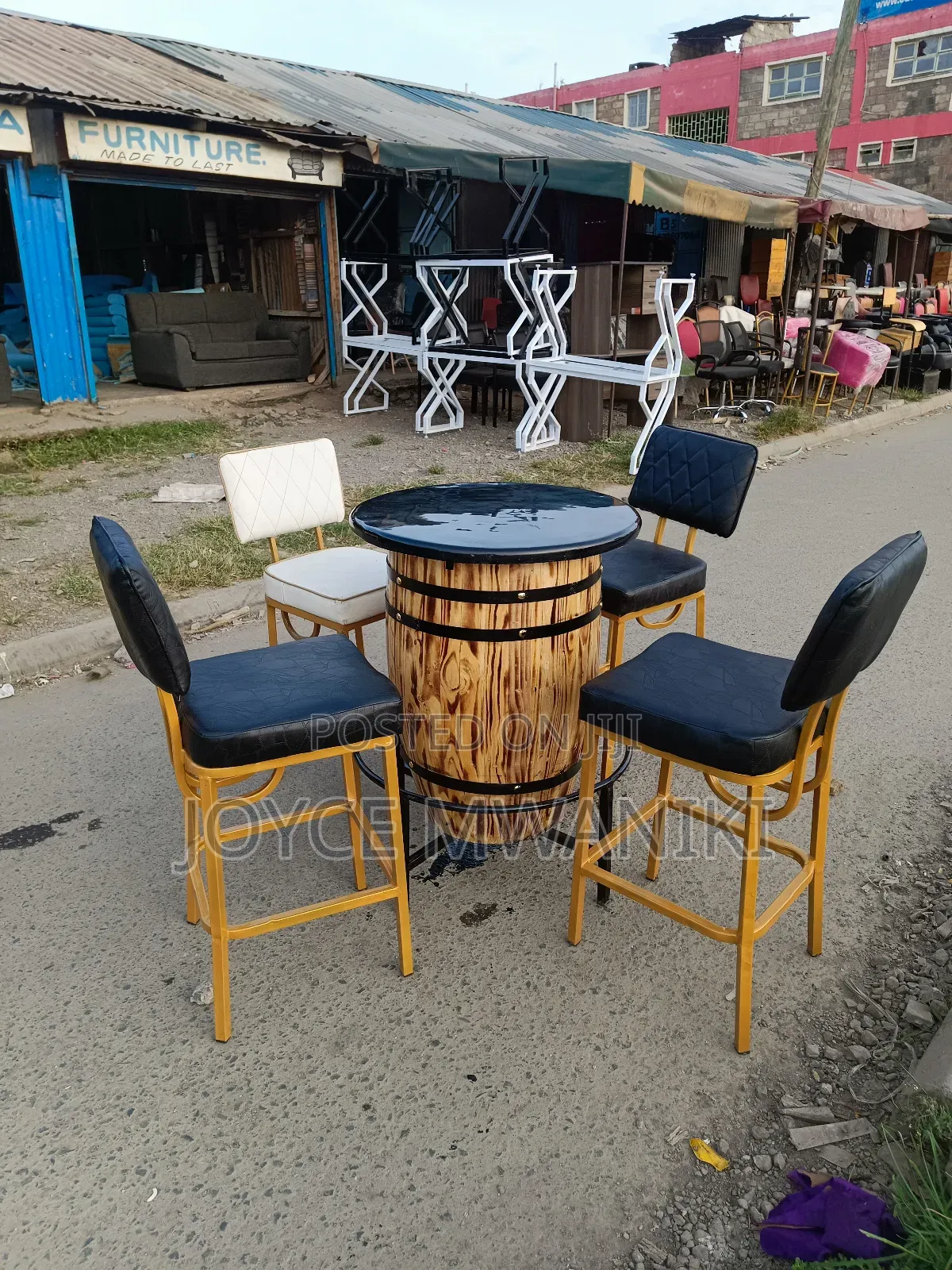 Bar Set Of 4 Modern Chairs And A Barrel Table With Marble Top