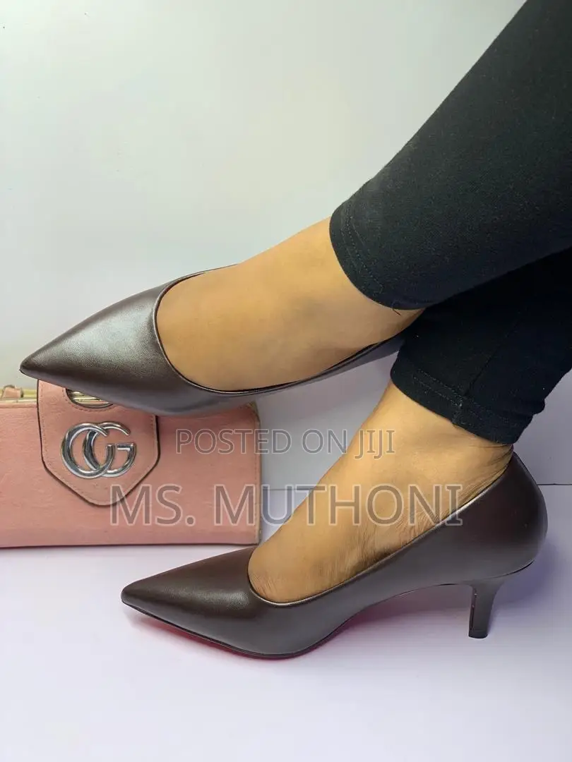 Ladies Low Heel Official Pumps