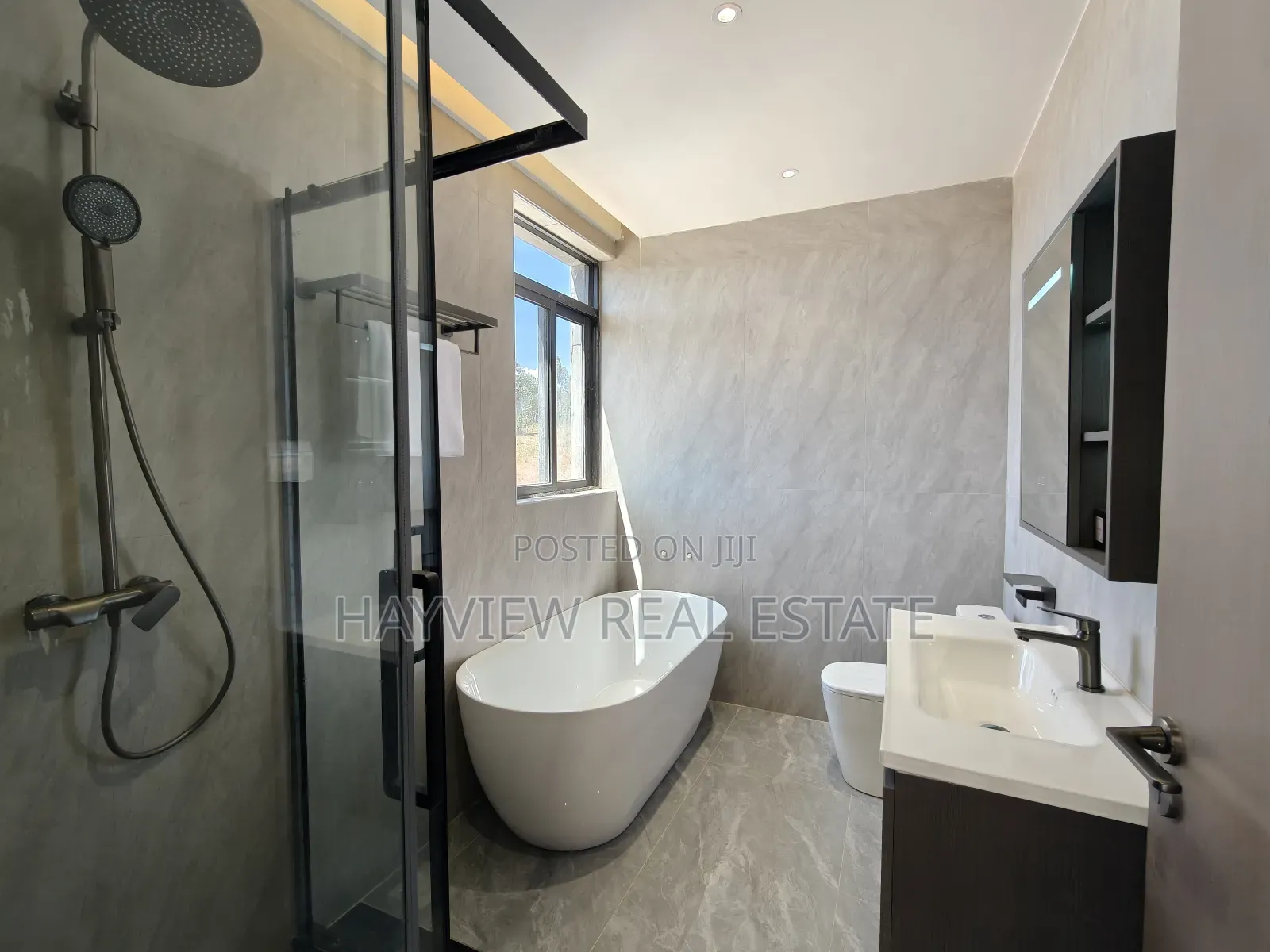 5bdrm Villa in Kamangu, Karai for sale