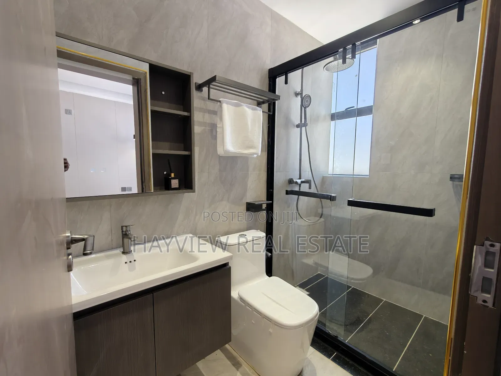 5bdrm Villa in Kamangu, Karai for sale