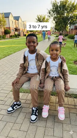 Quality Unisex Kids 3 Piece Tracksuits (3-7 Yrs )